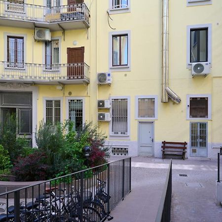 Ross Quadrell - Milano Apartment ภายนอก รูปภาพ