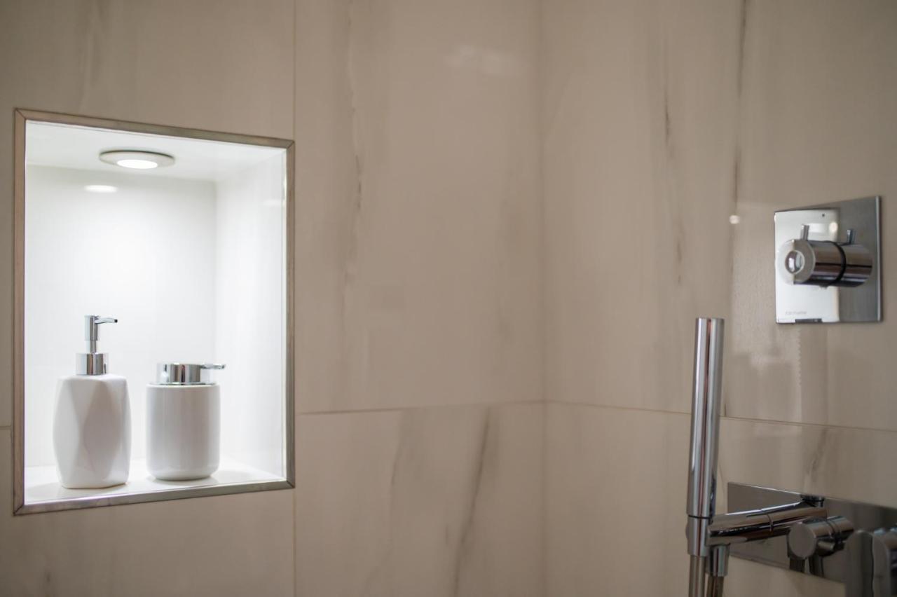 Ross Quadrell - Milano Apartment ภายนอก รูปภาพ