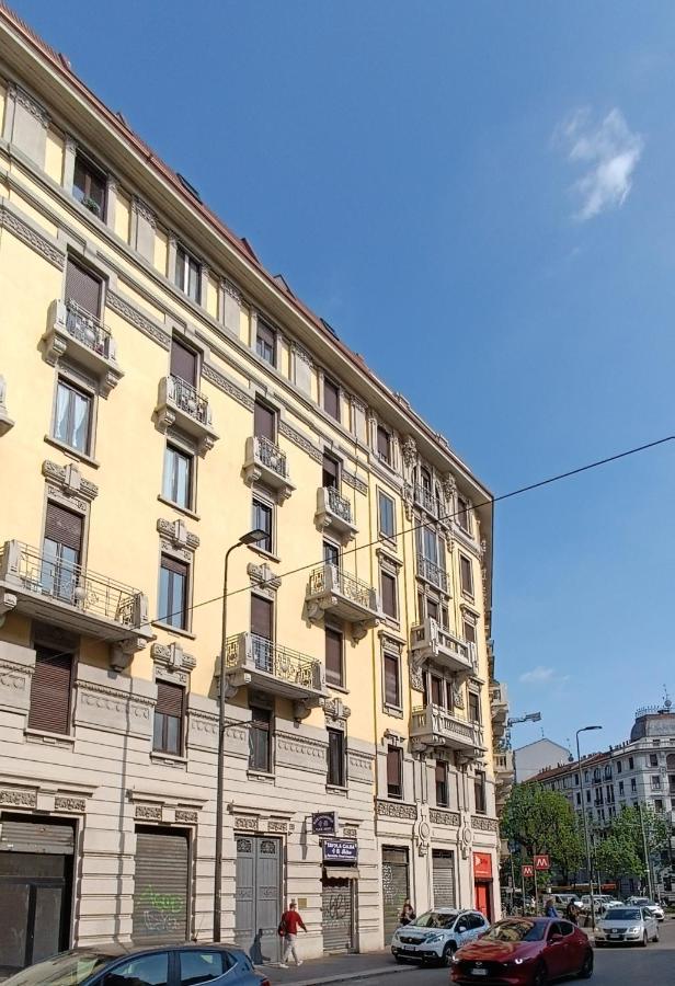 Ross Quadrell - Milano Apartment ภายนอก รูปภาพ